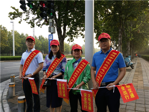 体育竞猜官网·(中国)官方网站积极开展“文明交通”义务劝导活动